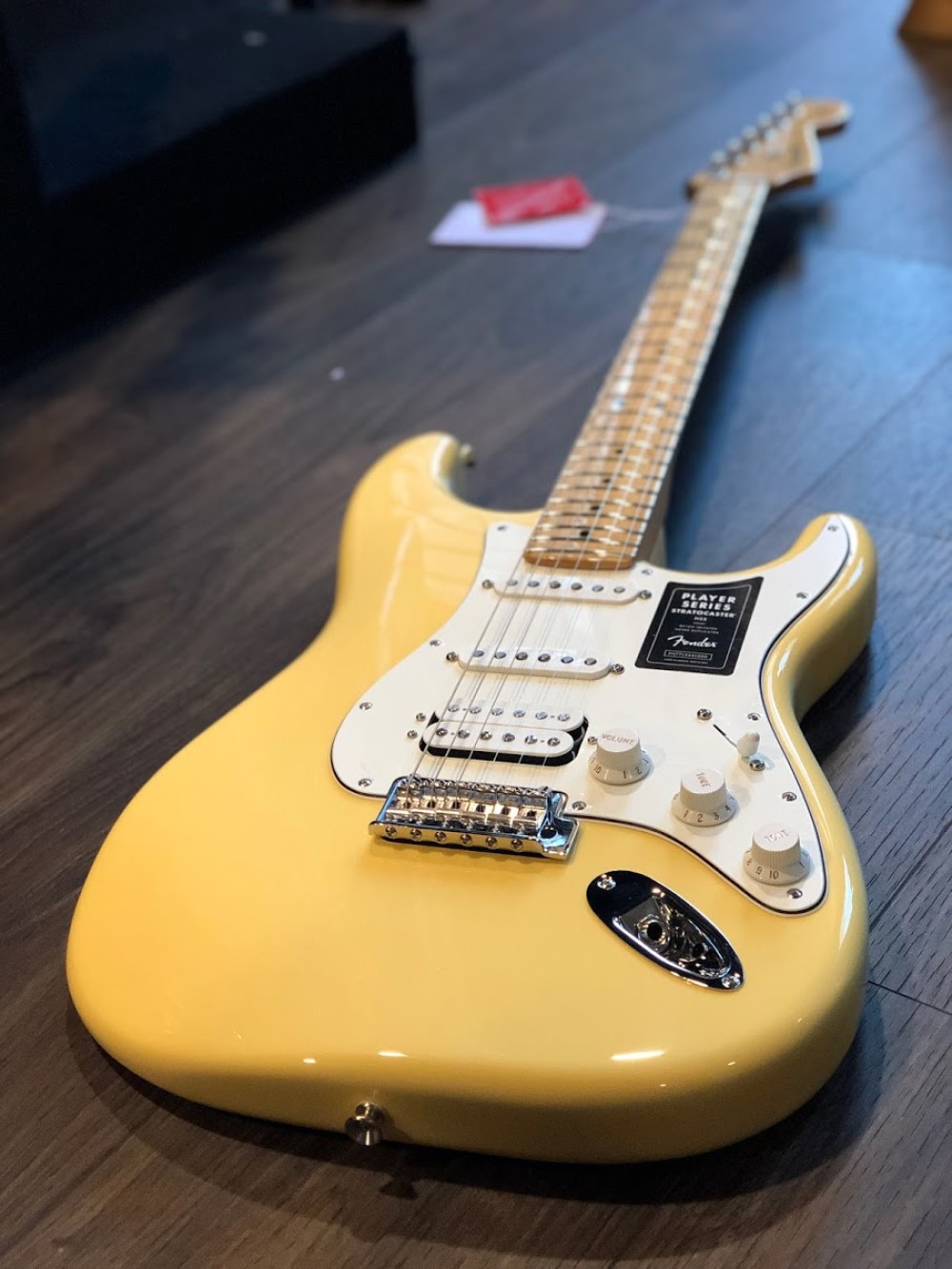 Fender Player Series Stratocaster HSS in Buttercream with Maple FB